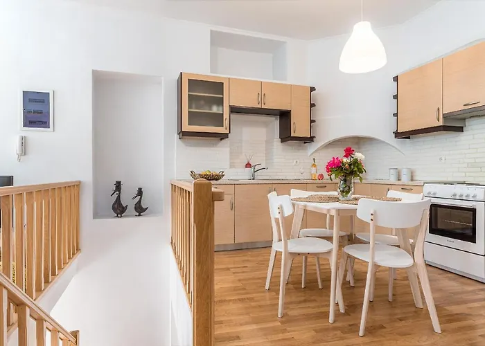 Villa Porto- Naftilos Residences