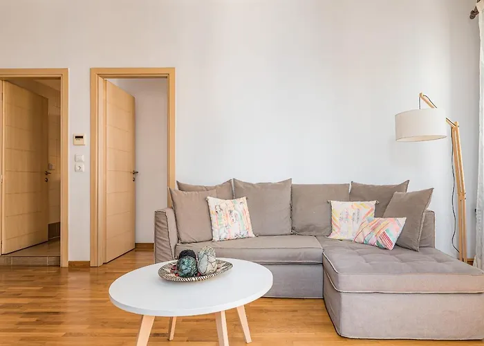 Villa Porto- Naftilos Residences